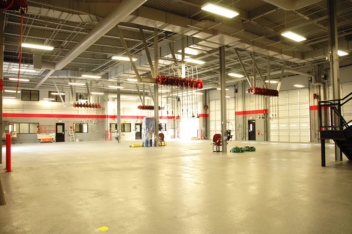 Ryder Service Center in Santa Fe Springs, CA (Ryder Systems Inc. ) W